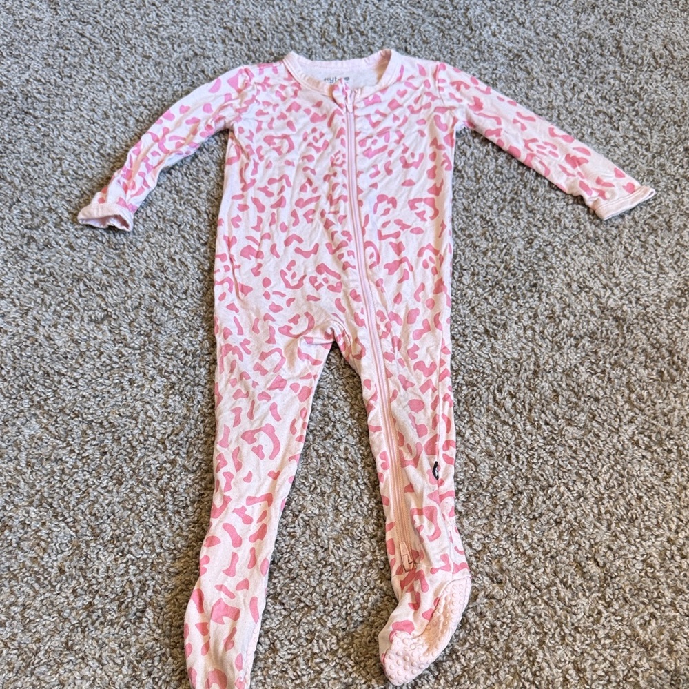 Kyte BABY Size 6-12 Zippered Footie - Pink Leopard
